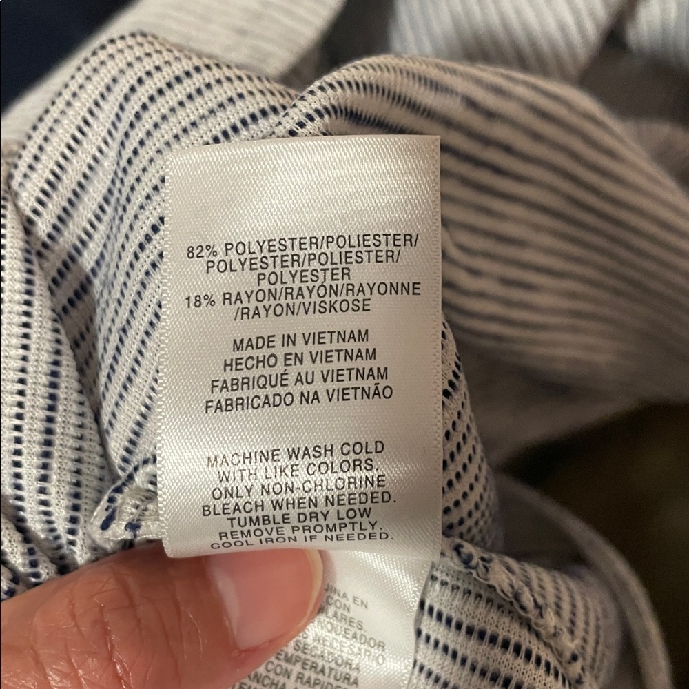 Jones New York XL Ribbed Stripe V-Neck Top | Button Shoulder Detail - Picture 6 of 6